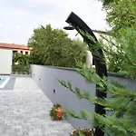 Διαμέρισμα Majra Valbandon