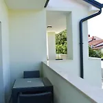 Majra Διαμέρισμα *