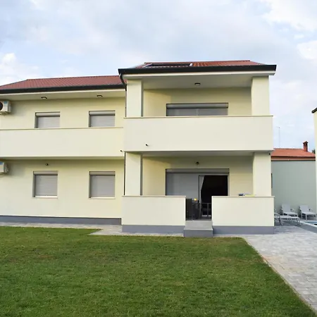 Majra Apartment Valbandon