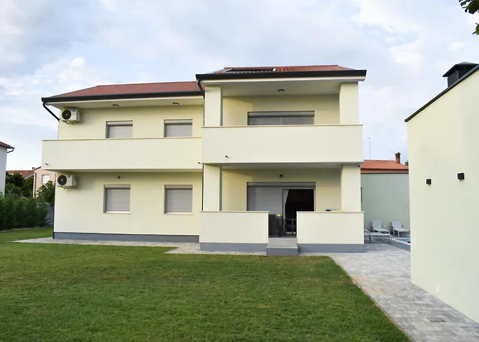 Majra Apartment Valbandon